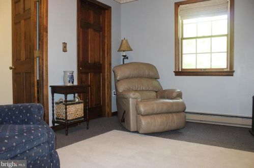 2482 Creek View Dr, Lancaster PA  17602-1451 exterior