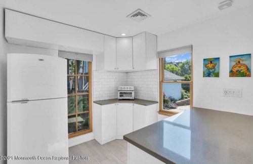 1007 Emory St, Tinton Falls NJ 07712-6026 exterior