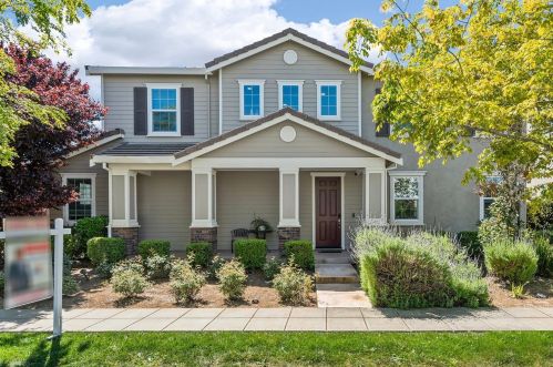 320 Portales Dr, Tracy, CA 95391-1281