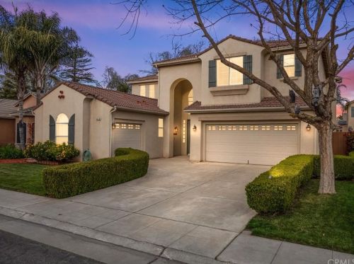 8438 Saffron Ct, Fresno, CA 93720-4939