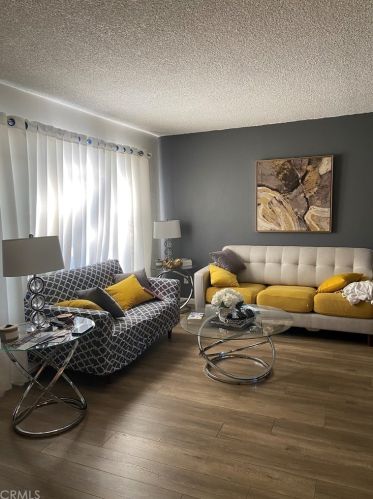 10015 Karmont Ave, South Gate, CA 90280-5416