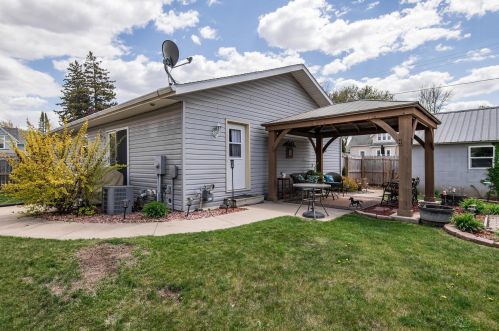 414 2nd Ave, Pine Island, MN 55963-9731