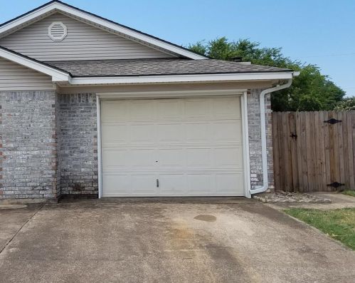 908 Cottonwood Trl, Fort Worth TX  76126-2704 exterior