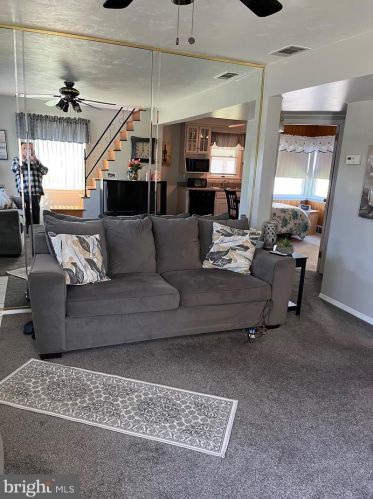 204 Samdin Blvd, Trenton NJ 08610-3934 exterior