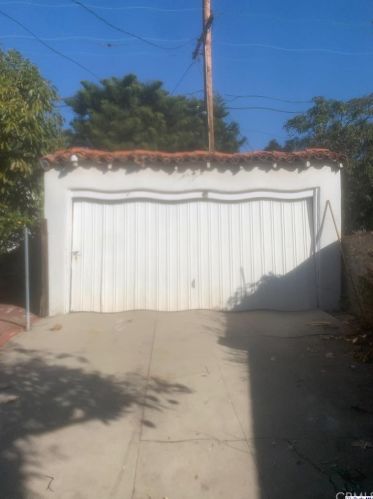 1653 Country Club Dr, Glendale CA  91208-2038 exterior
