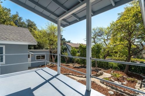 5124 Ln Crescenta Ave, Glendale CA 91214-2117 exterior