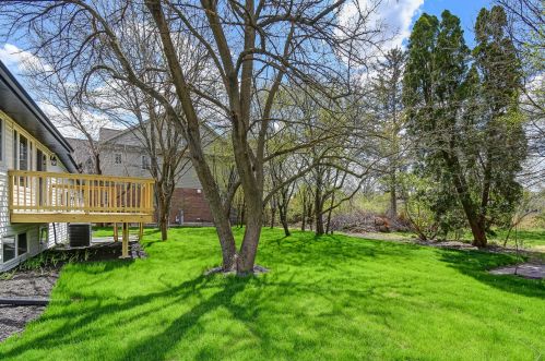 284 Middaugh Rd, Willowbrook IL  60514-1065 exterior