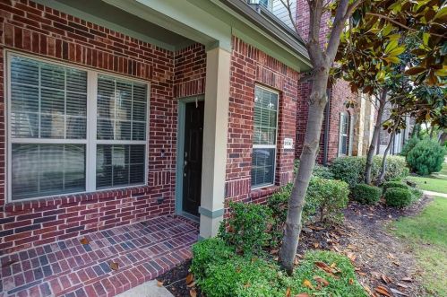 1936 Loma Linda Dr, Irving TX  75063-3924 exterior