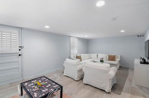 2787 Margaret Mitchell, Atlanta GA  30327-1852 exterior