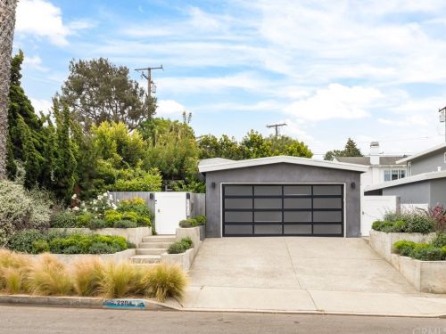 2204 Ardmore Ave, Manhattan Beach, CA 90266-2526