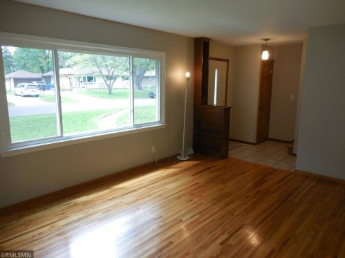 10901 Johnson Ave, Minneapolis, MN 55437-2911