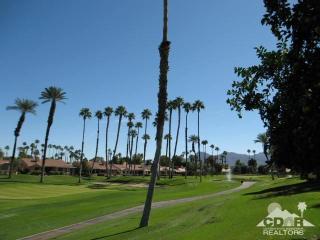 186 Madrid Ave, Palm Desert, CA 92260-2139
