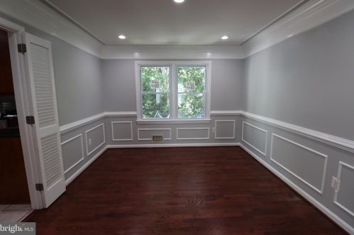 8005 Lake Pleasant Dr, Springfield VA  22153-3005 exterior