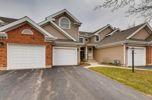 1912 Coldspring Rd, Arlington Hts IL  60004-7241 exterior