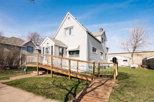222 56th Ave, Duluth, MN 55807-2309