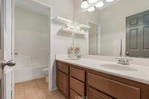 19445 Mi Casa Ct, Riverside CA  92508-6827 exterior