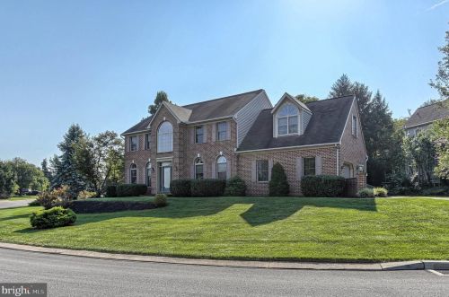 2708 Primrose Ln, York, PA 17402-8897