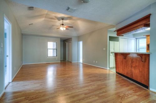 25 Shady Oak Ln, Conroe TX  77304-1287 exterior