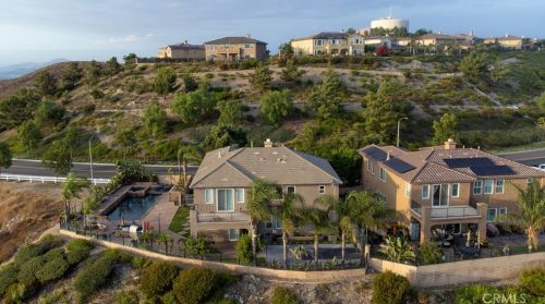 18458 Lakepointe Dr, Riverside CA  92503-0252 exterior