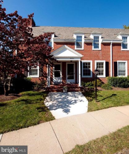 4692 36th St, Arlington, VA 22206-1723