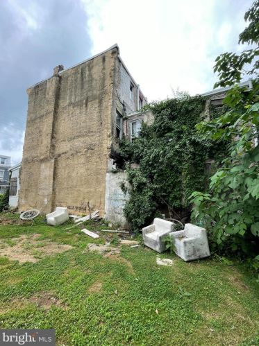 3906 Fairmount Ave, Philadelphia, PA 19104-1806