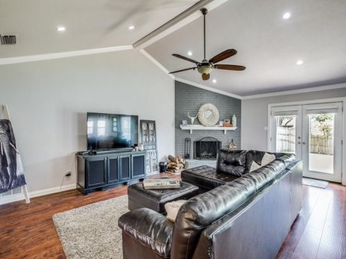 807 Village Green Dr, Rockwall TX  75087-3507 exterior