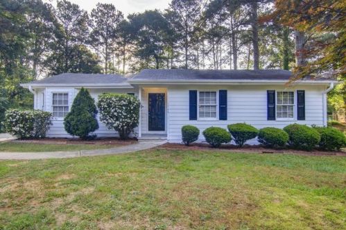 1766 Stag Dr, Conyers GA  30012-3643 exterior