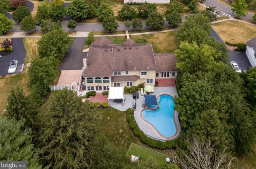 54 Ettl Cir, Princeton NJ  08540-2327 exterior