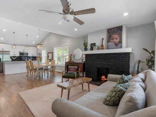 993 Burns Dr, Atlanta GA  30310-4631 exterior