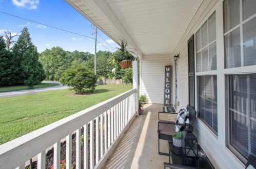 15 Cypress Dr, Porterdale, GA 30016-5589