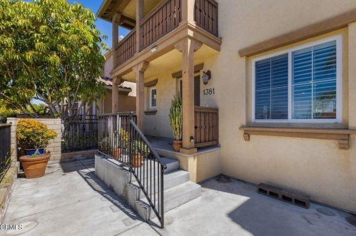 1381 Dominica Dr, Oxnard, CA 93035-1418