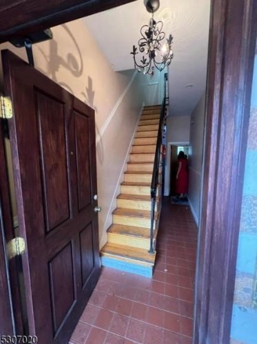 317 Lafayette St, Newark, NJ 07105-2119