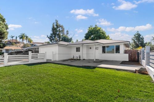 215 Monroe St, Oceanside, CA 92057-4423