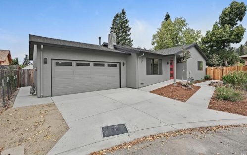 221 Fir Cir, Healdsburg, CA 95448-4306