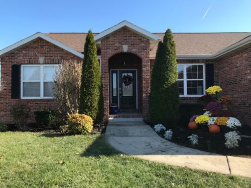 9932 Bending Oaks Dr, Lebanon, IL 62254-2731