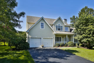 5 Southern Hills Dr, Montgomery, NJ 08558-2355