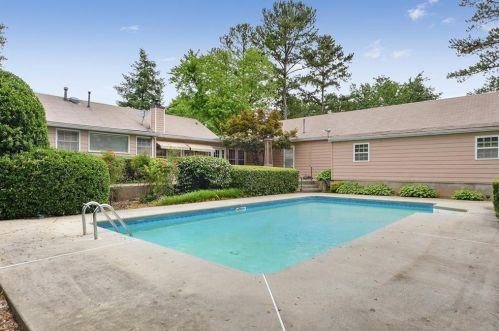 3250 Countryside Dr, Marietta, GA 30067-5526