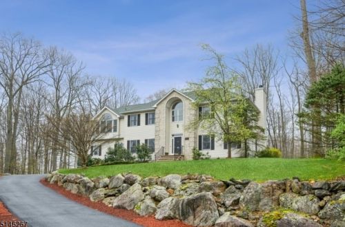 14 Doe Run, Sparta, NJ 07871-3851