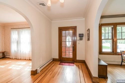 176 Chestnut St, Demarest, NJ 07627-1035