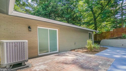 2912 Newcastle Ave, Silver Spring MD 20910-1216 exterior