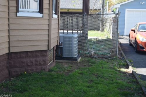 65 Manhattan Ave, Avenel, NJ 07001-1737