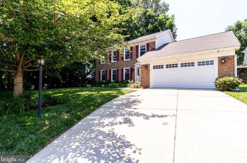 9501 Waterline Dr, Springfield, VA 22015-4447