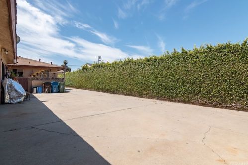 4151 132 St, Hawthorne CA 90250-5904 exterior