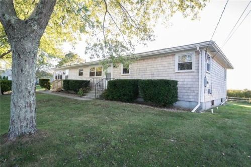 7 Jean St, Middletown, RI 02842-4536