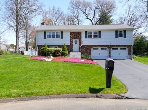 10 Grant Cir, Windsor, CT 06095-3544