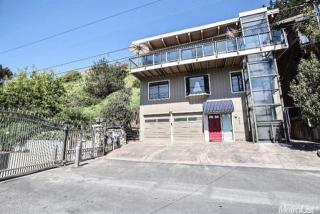 526 Beach Dr, Aptos, CA