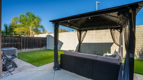 5283 Gramercy Cir, Fairfield CA  94533-6680 exterior