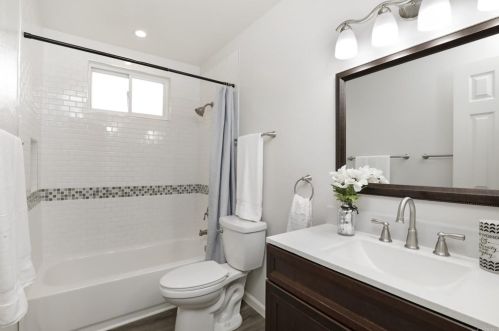 338 Plaza De Benito Juarez, Vista CA  92083-3549 exterior