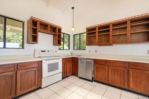 1020 Kaluanui Rd, Honolulu HI  96825-1323 exterior