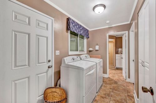 1208 Park Ln, Santa Ana CA  92706-1423 exterior